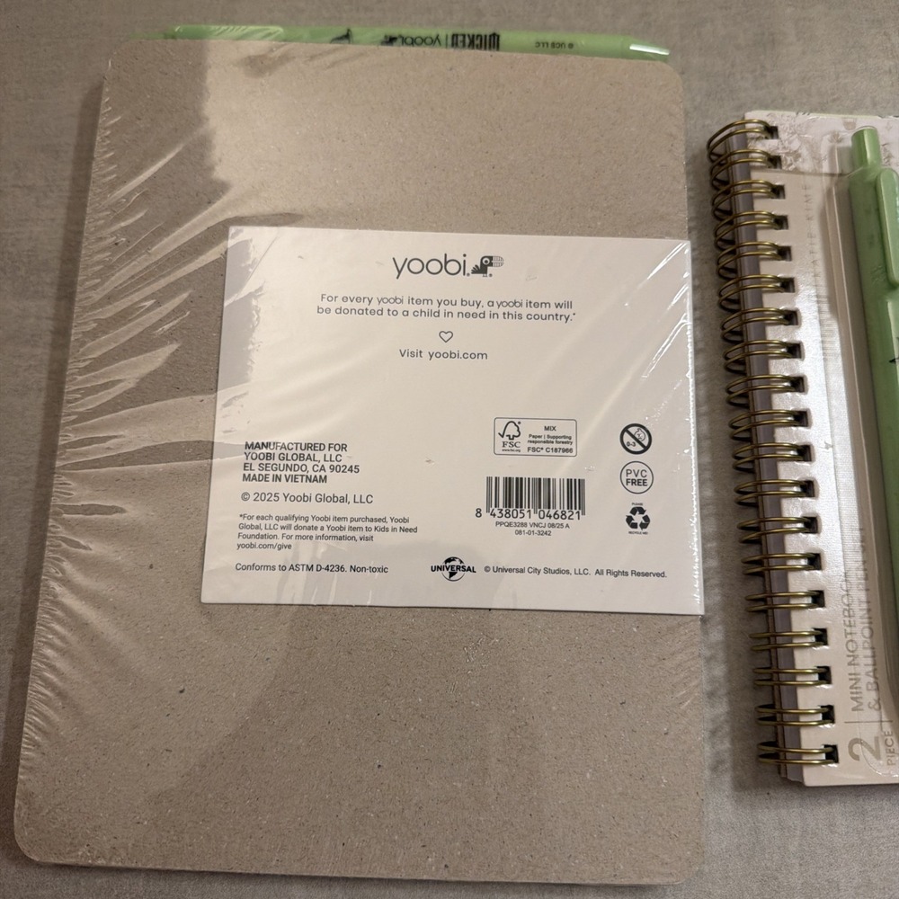 Wicked Limited Édition Yoobi Notepad Pen and Notepad w/ pen: Green Elphaba - Picture 10 of 11